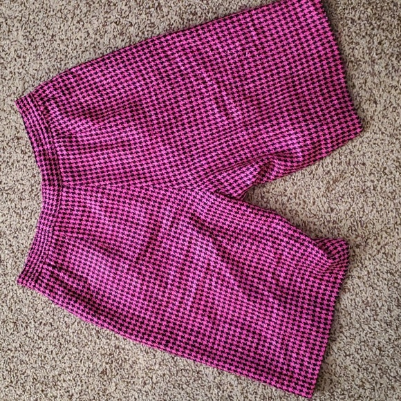 Silk Doncaster Y2K Houndstooth Pleated Pink & Black Shorts Size 6 - Picture 3 of 4